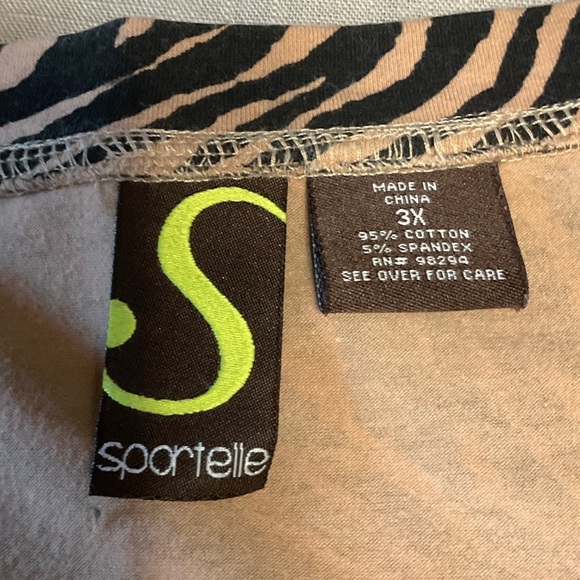 Elegant Zebra Pattern V-Neck Blouse - Picture 6 of 7